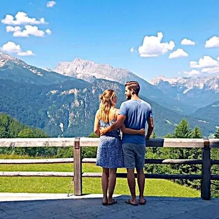 2 Bergpanorama Mit Blick Ins Tal Fuer Absolute Nichtraucher